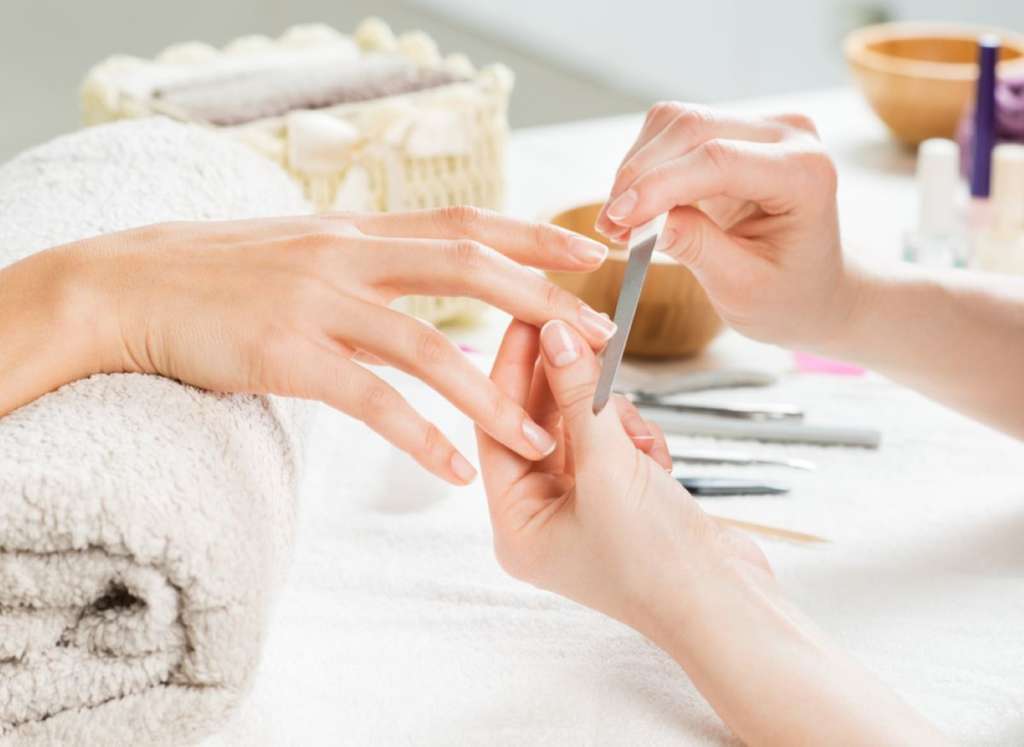 Manicure Courses: Learn How to do a Manicure
