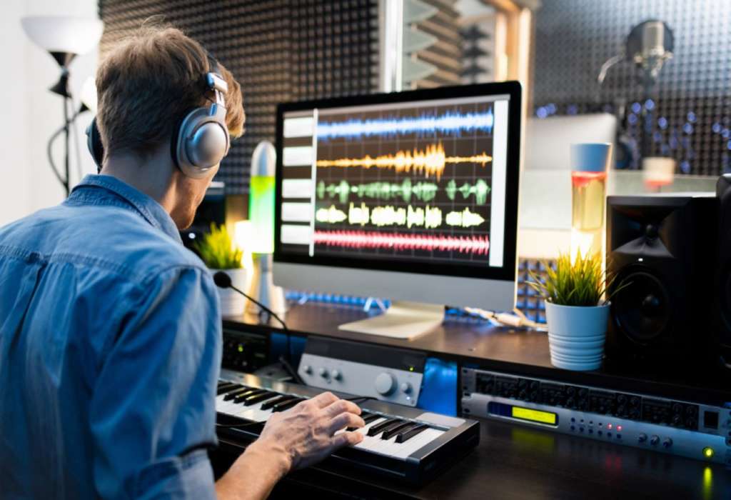 Music Technology Courses: Learn About Music Technology