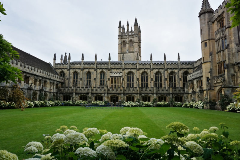 Students at Magdalen College vote to remove portrait of the Queen on campus